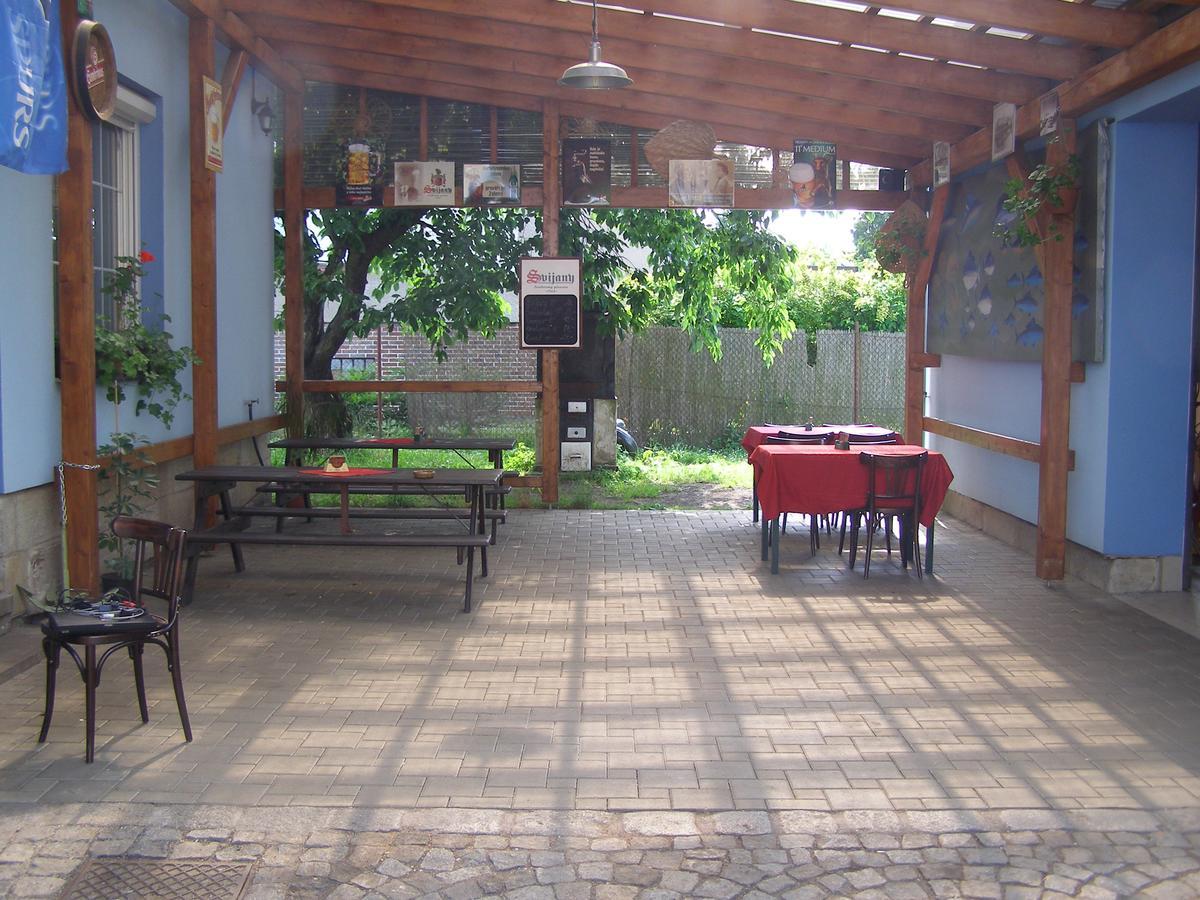 Klub U Namornika Dvur Kralove nad Labem Exterior photo